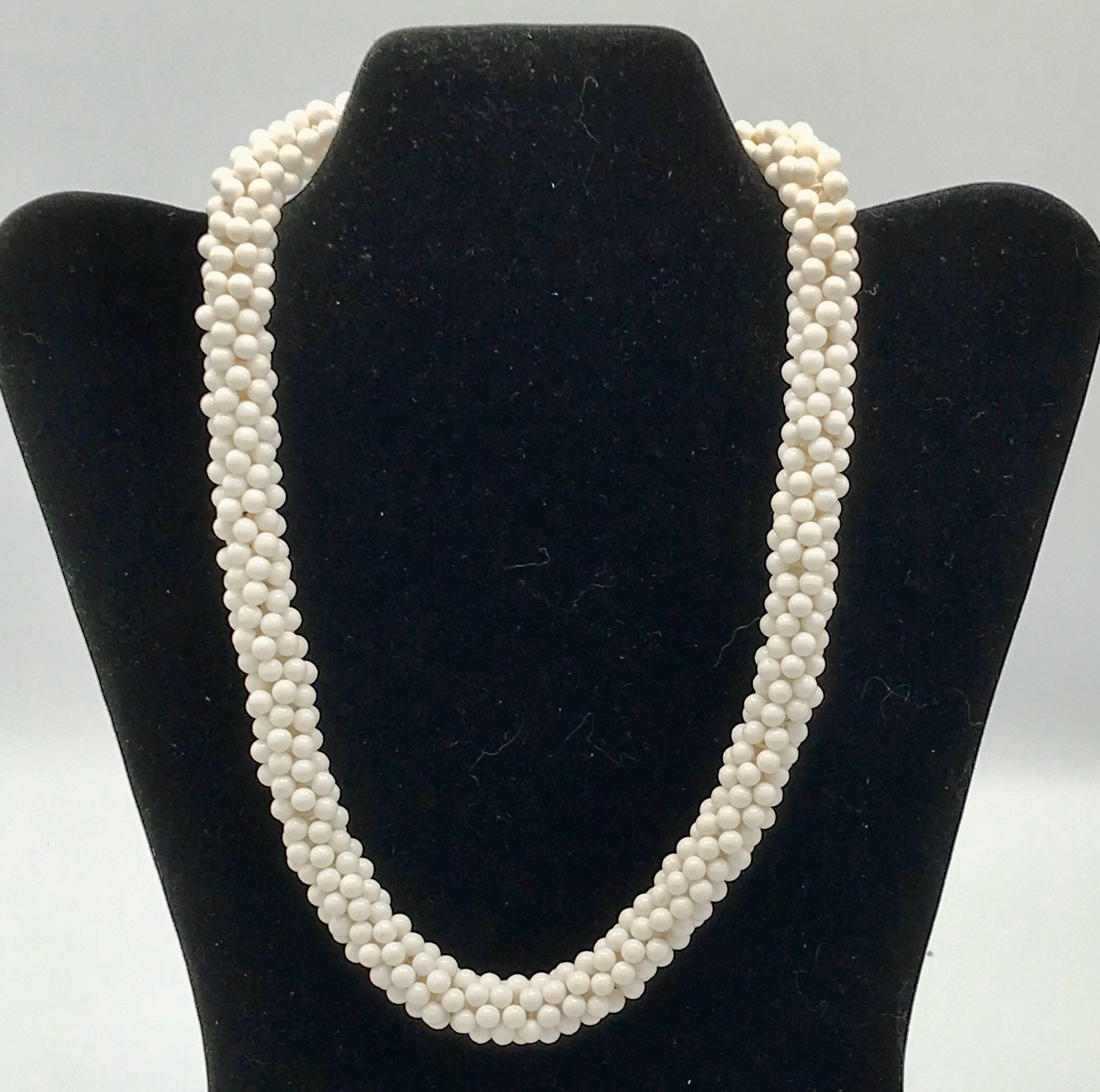 Vintage White Beads Necklace. - Etsy