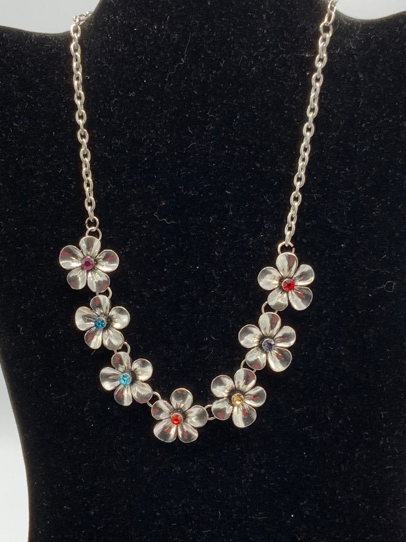 Gorgeous silver tone necklace with roses and rhinestone. image 6