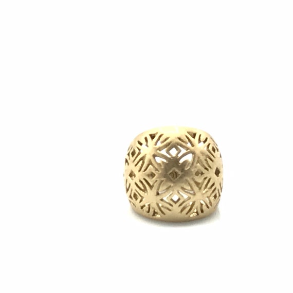 Gorgeous collectible carved gold/ brass tone ring… - image 2