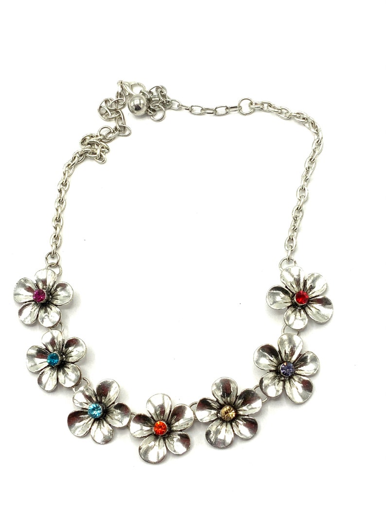 Gorgeous silver tone necklace with roses and rhinestone. image 9
