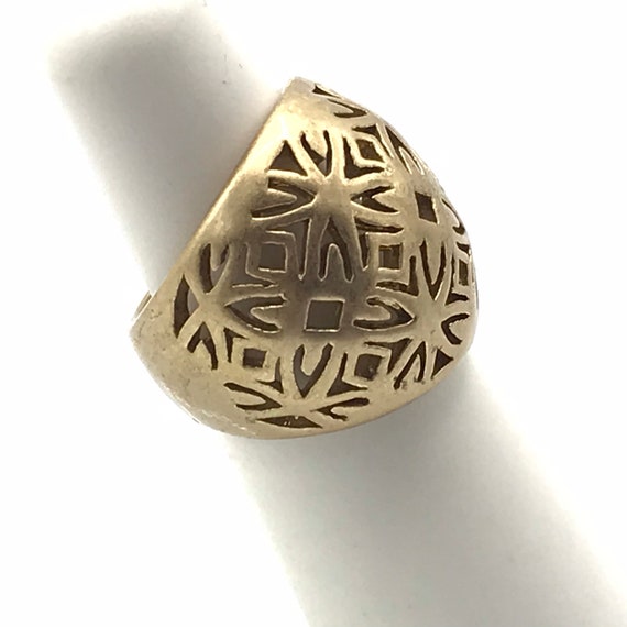Gorgeous collectible carved gold/ brass tone ring… - image 3