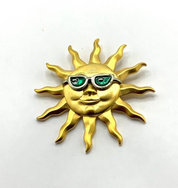 Gorgeous Collectible Sun With Glasses Old Gold Tone Brooch  display picture 1