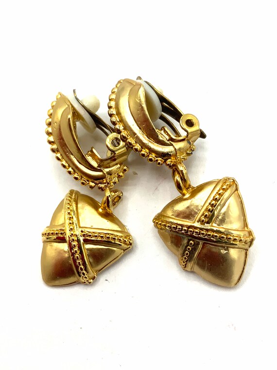 stud and star. Gorgeous collectible gold tone Pi sign earring by Cookie Lee