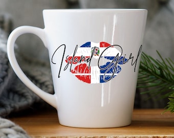 Taza de café con la bandera de República Dominicana con chica isleña - 12 oz