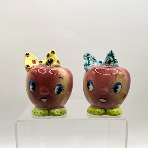 PY Anthropomorphic Apple Ladies with Bows Salt & Pepper Shakers Japan