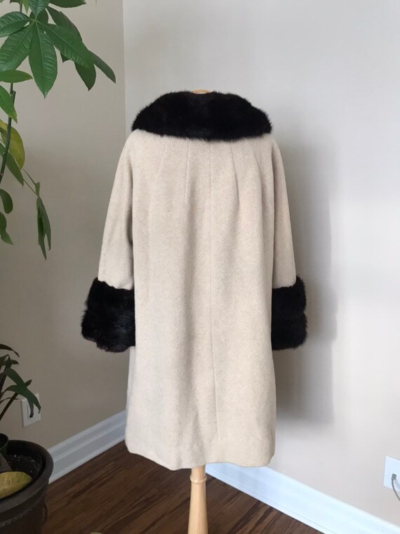 Vintage cream wool coat with mink collar and cuffs - image 4