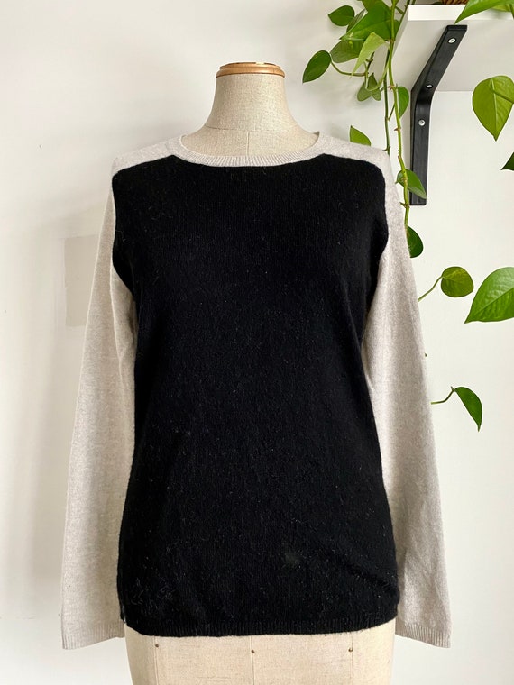 Black and grey 100% cashmere sweater - image 1