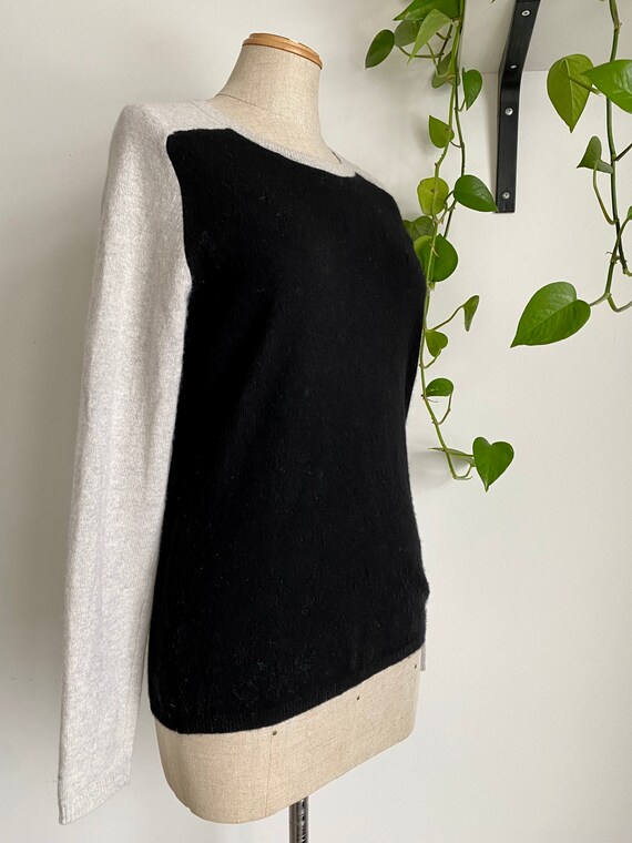Black and grey 100% cashmere sweater - image 2
