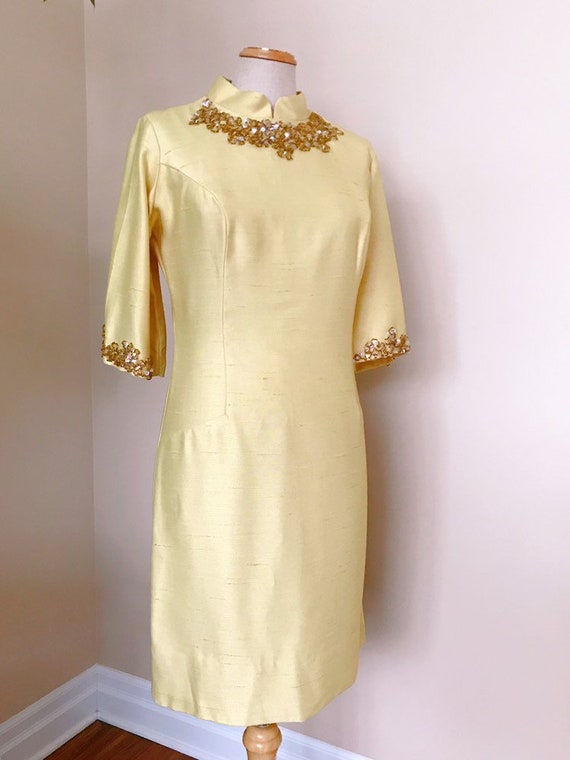 Vintage formal yellow dress with paillettes - image 2