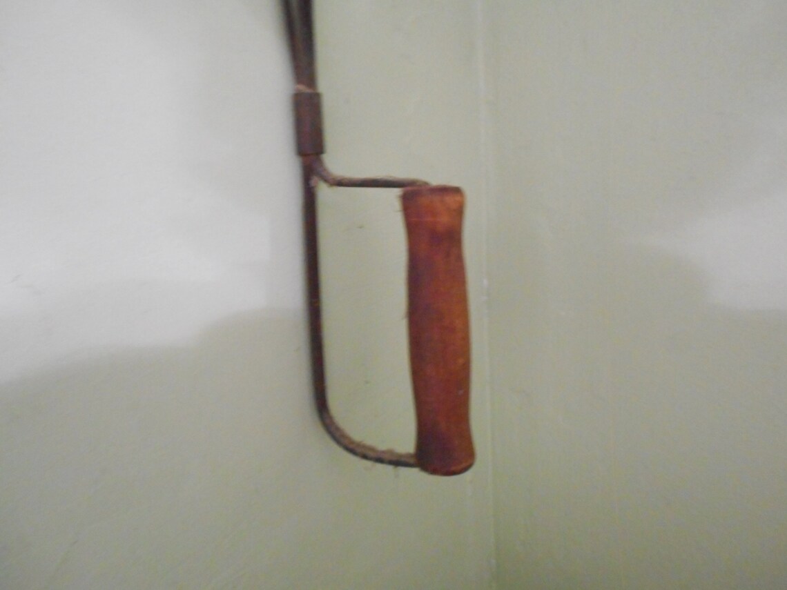 Vintage Metal Rug Beater Carpet Beater Wood Handle 5 Etsy