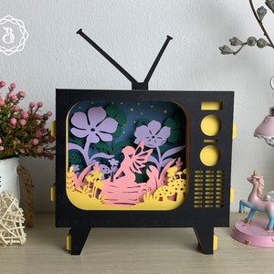 Cartão pop-up 3d de televisão, cartão svg de fadas, cartão pop-up de tv, flores gigantes com fadas, cartão 3d pop-up, cartão pop-up de flores, presente 3d