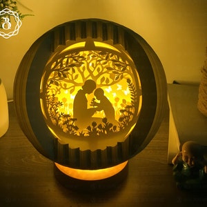 Lampade da tavolo Mom And Baby Sphere Popup - Modello di taglio della carta - File SVG 3D Shadow Box - Pop-up Card 3D