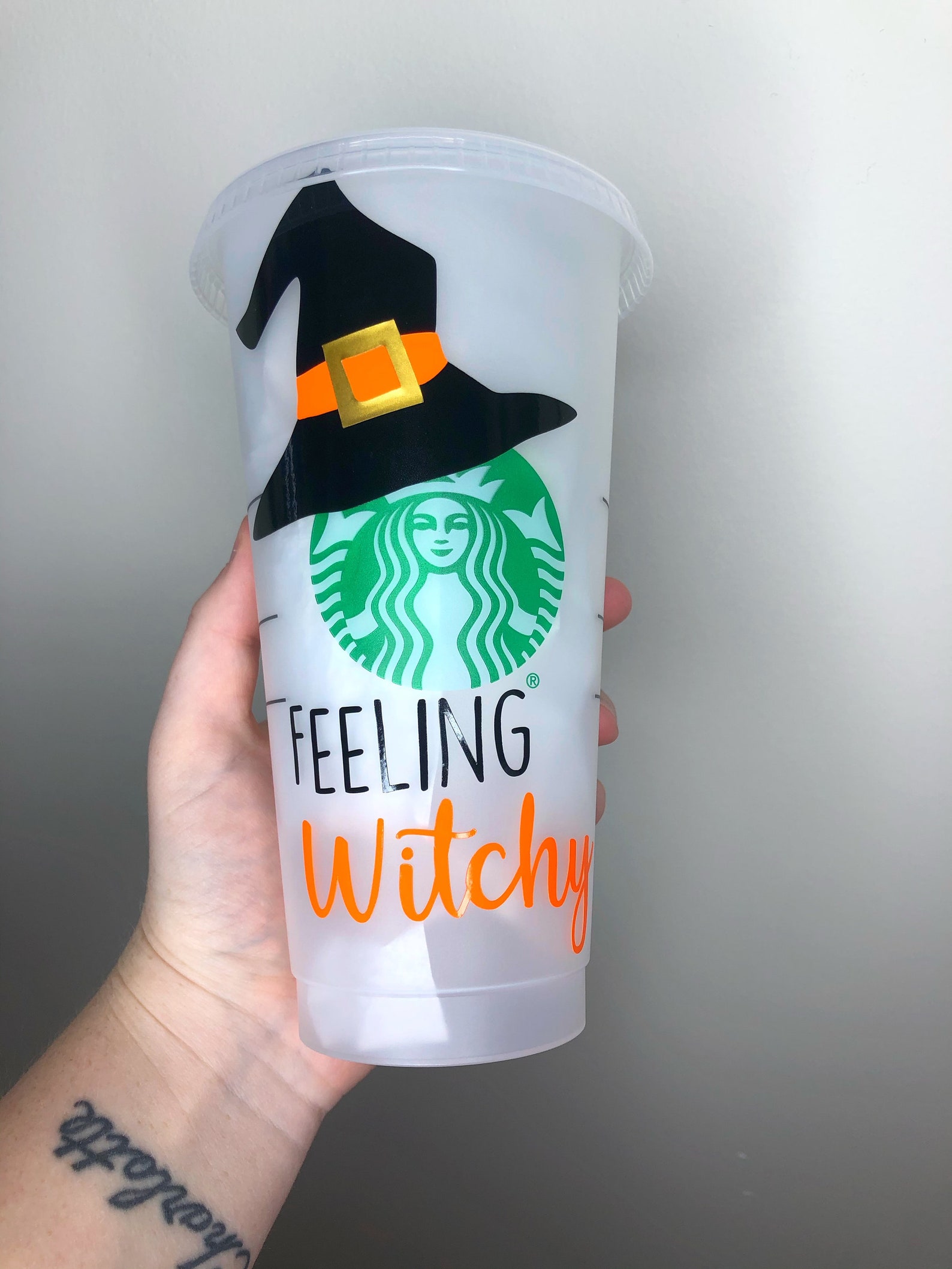 Are starbucks reusable plastic cups microwavable