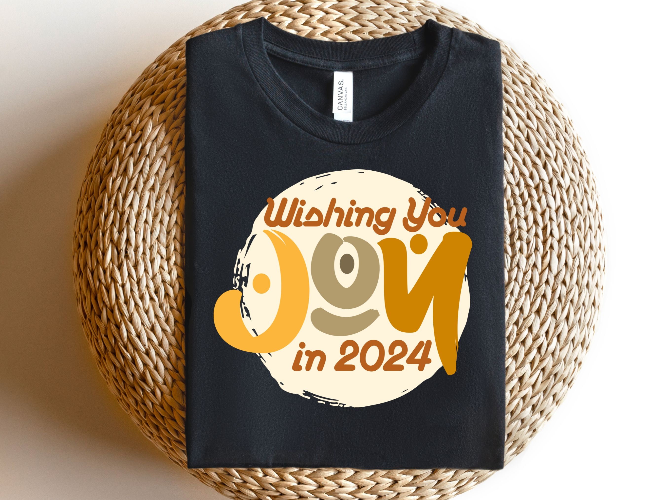 赤い背景に手芸風に切った龍紙の中国の新年2024年。翻訳：中国の旧正月2024年、龍の年。」のベクター画像素材（ロイヤリティフリー）  2359875119 | Shutterstock, image size:2700x2025