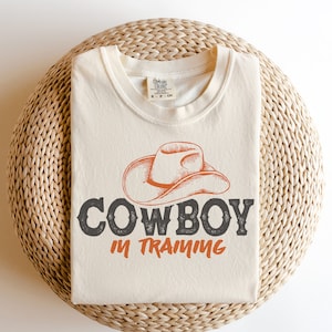 Cowboy in Training svg, Cowboy Shirt svg, Western America svg, Design Cowboyshirt, Cowboyhüte svg, digitales Design in 7 verschiedenen Formaten