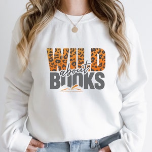 wild über Bücher svg, wild über Lesen, Buchliebhaber svg, Lehrerzitat svg, Geschenk für Buchliebhaber, trendiges png, digitales Design in 7 Formaten