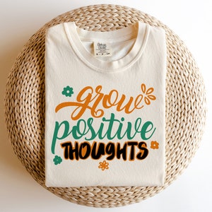 Crecer pensamientos positivos svg, citas positivas svg, svg motivacional, buenas vibraciones sólo svg, salud mental svg, mente positiva svg, buenas vibraciones svg