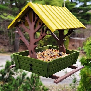 田舎風の鳥の餌箱 – 素朴な魅力と実用的なデザインの融合