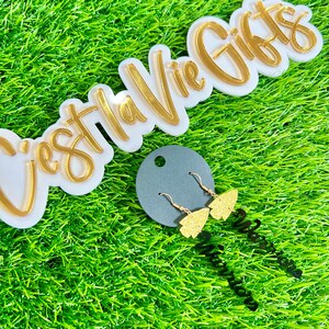 ¡Pendientes de espíritu escolar personalizados! Estilo cursivo: ¡Día del juego!