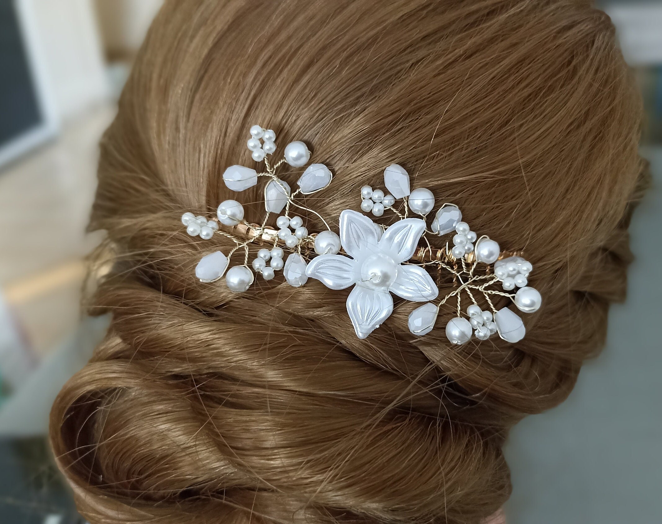 Handgefertigter Braut-Haarkamm – Goldfarben Mit Perlen & Blumen (7.5x10 Cm)