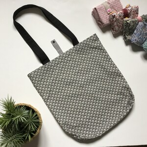 Foldable bag, reusable shopping bag, foldable shopping bag, zero waste shopping bag Noir géométrique