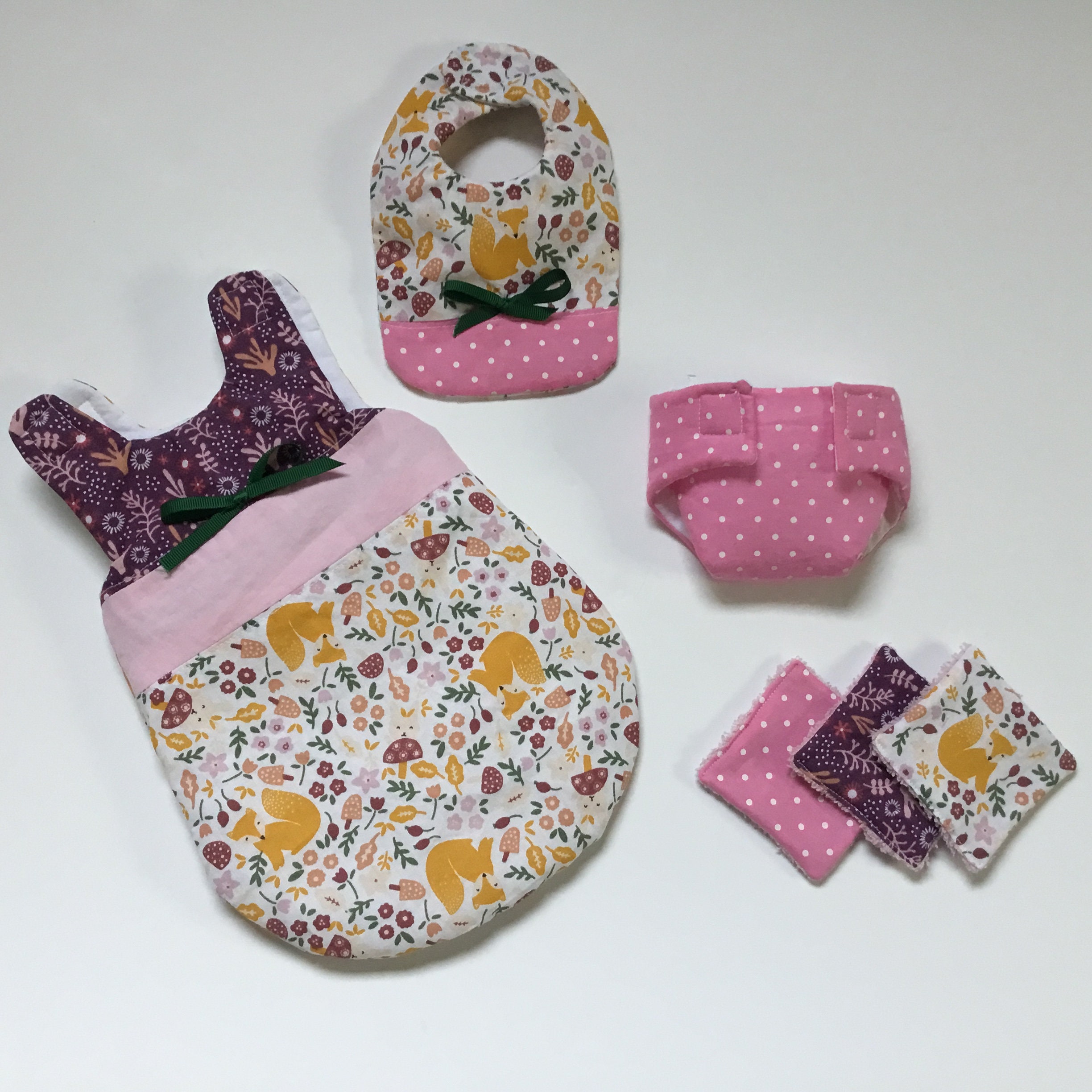 Couche pour poupée, poupon de 30cm - 3 pièces rose claire uni : :  Produits Handmade