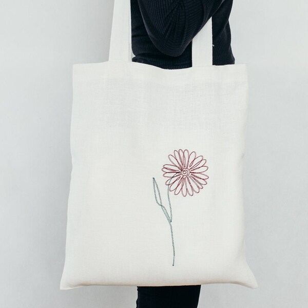 Linen  shopping bag with small pocket, embroidered with one-line drawing margaret flower. Colour: ecru.