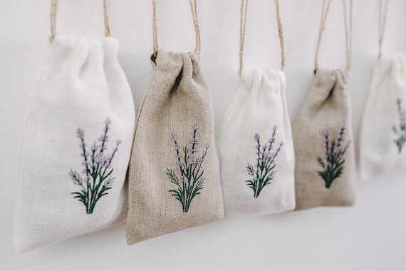 Các loại túi thơm treo tủ quần áo và cách chọn phù hợp