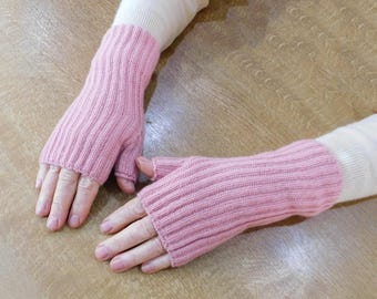 Ladies Cashmere Wristwarmers – Cardigan Rib Fingerless Mitts with Keystone Thumb | Handcrafted in Hawick, Scotland
