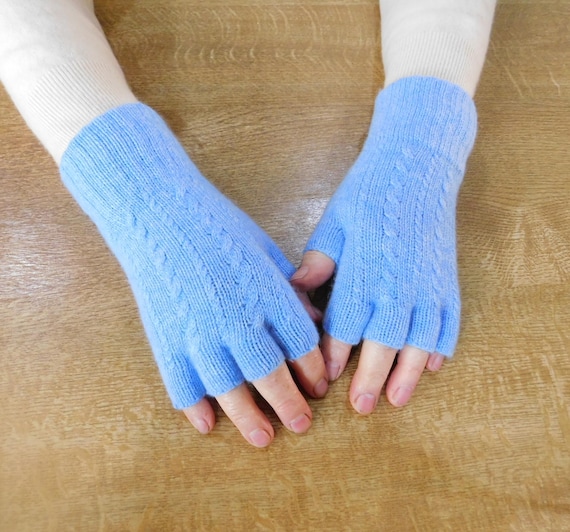 Sulphur Cashmere Wristwarmers | Gloves & Wristwarmers | Brora