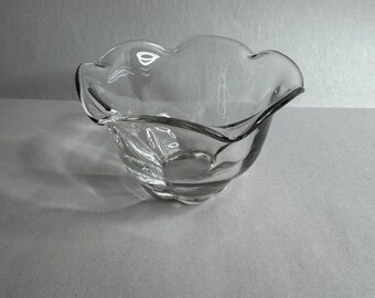 Bol para mayonesa pequeño de vidrio transparente con borde ondulado y canesú de 5 pulgadas de Duncan Miller