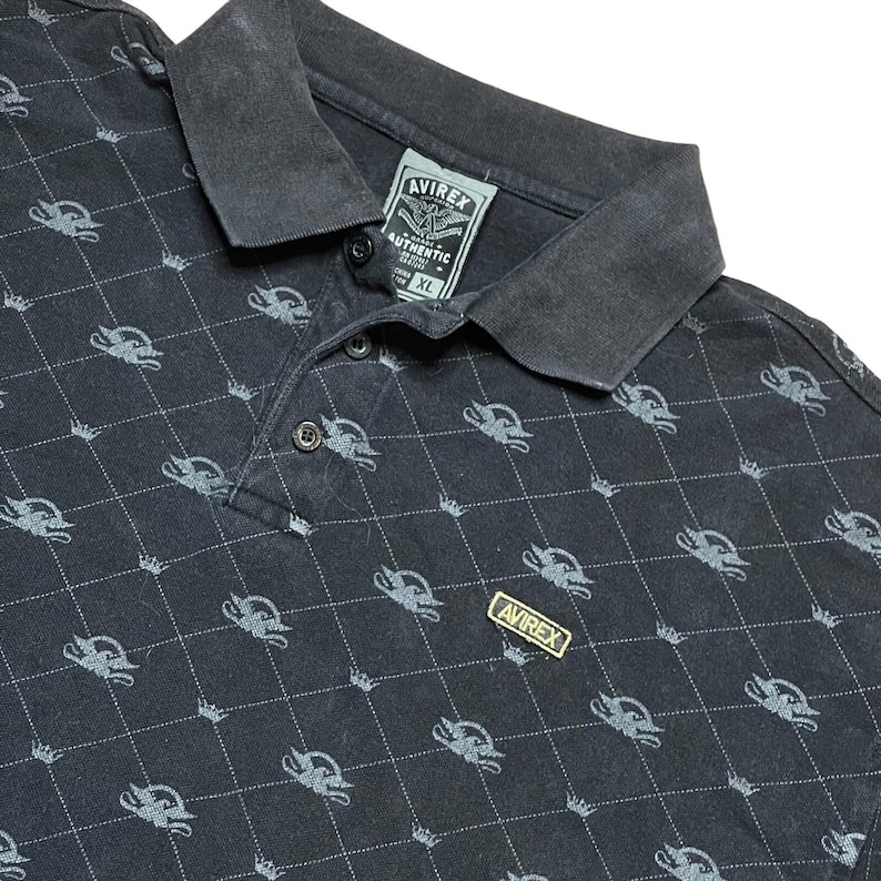 Camisa polo vintage Avirex con estampado integral, talla XL para hombre, manga corta y cuello. imagen 5