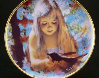 Lt Ed PLATE DAWN Little Girl Bird #5 Precious Moments by Thornton Utz 1980 includes wooden stand /& wire hanger