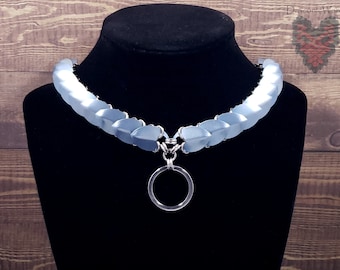 Lichtblauwe titanium drakenschaal choker