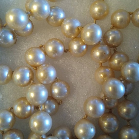 Vintage Pearl Necklace - Glass - image 4