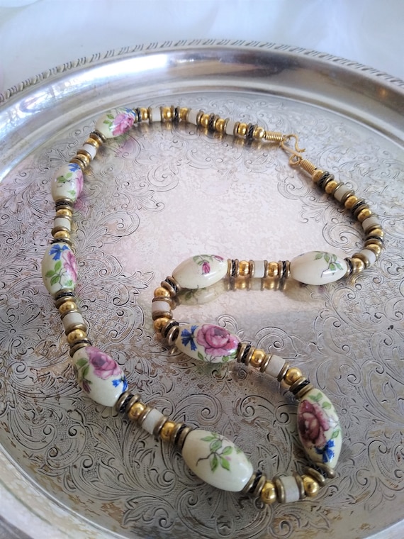 Vintage hand painted bead best sale necklace