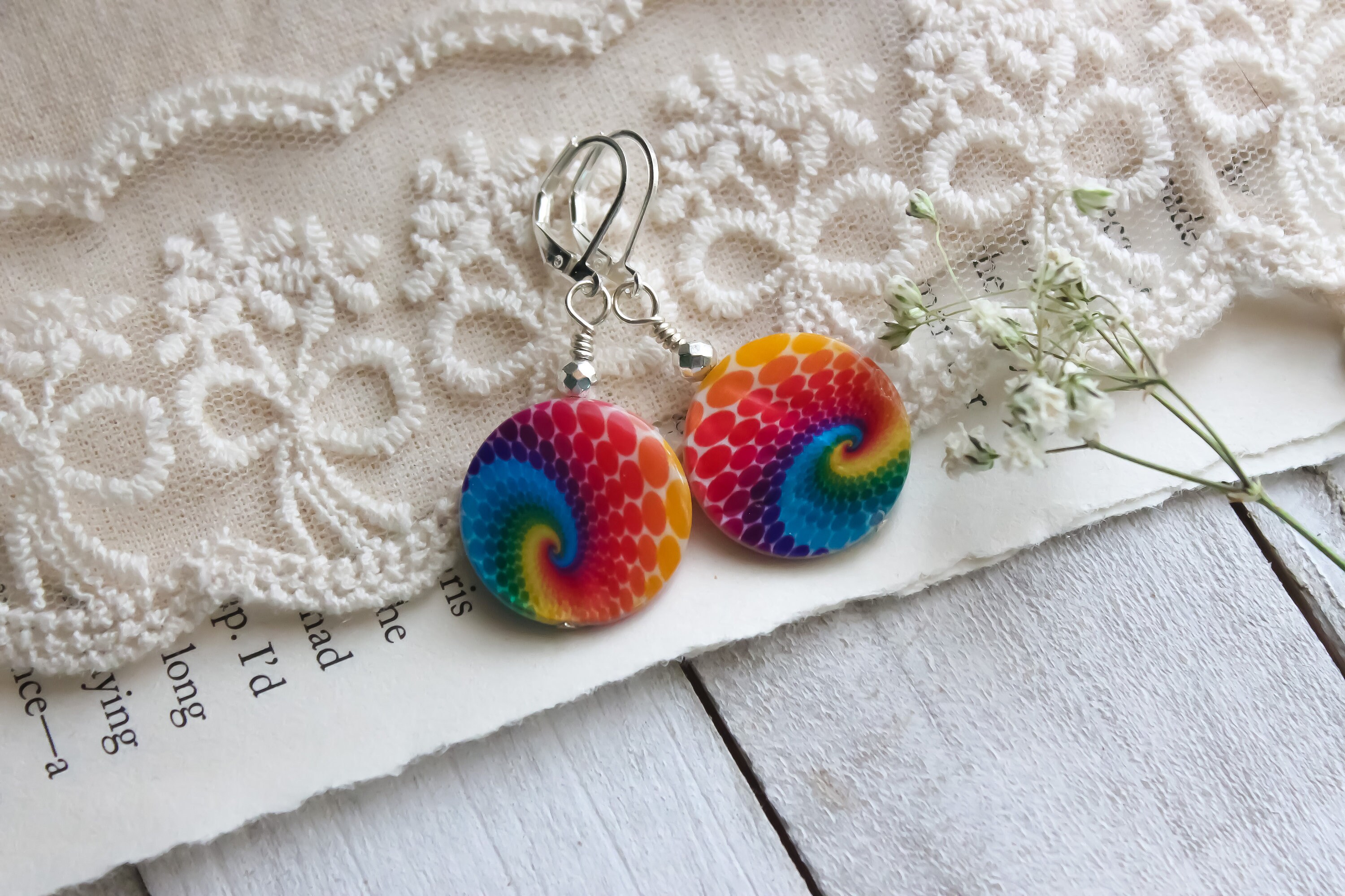 Silver Plated Hippie Tie-Dye Shell Glass Bead Leverback Dangle Drop Earrings | Hippie Earrings | BOHO Earrings | Retro Tie Dye Earrings Gift