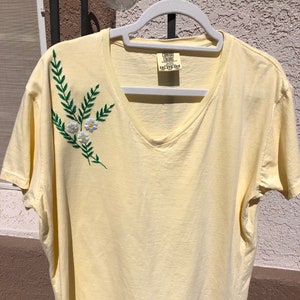Embroidered v-neck t-shirt, floral v-neck