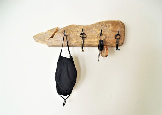 13 3/4'' 35 cm /Handmade key holder from pallet driftwood/Wall driftwood decor Wall hanging driftwood 'paper boat' key hanger 3 hooks