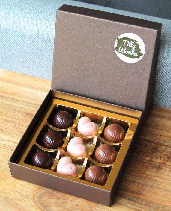 Luxury Pralines - Box of Chocolates - Box of 9 - The Perfect Gift - Mix of Chocolates & Truffles