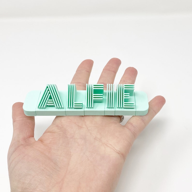 Click Together Line Desk Name Plate - Desk Name Plaque - Teacher Desk ...