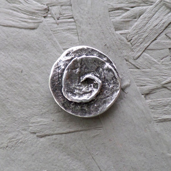 Magnetic scarf brooch, spiral, silver color