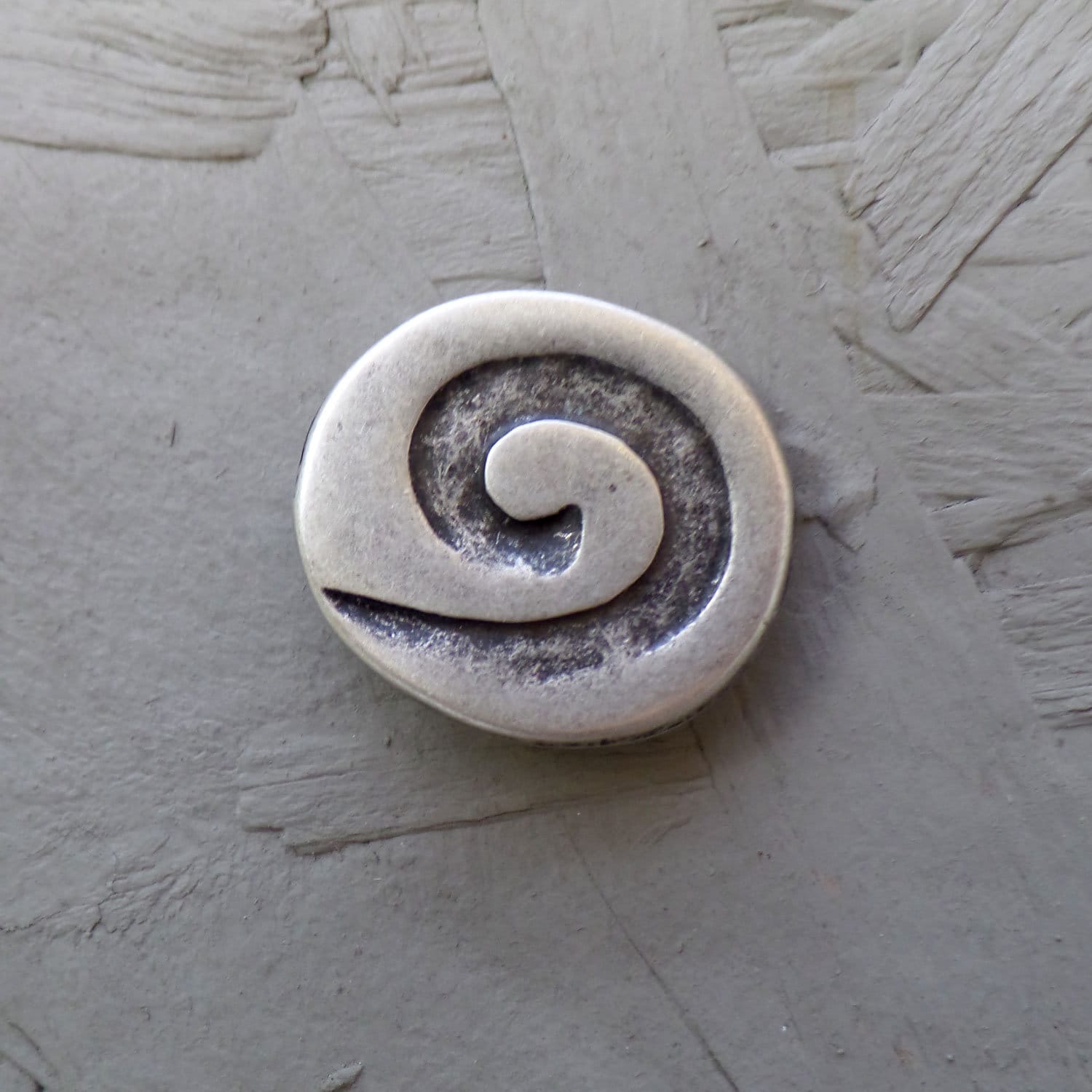 Antieke magnetische broche, 25 mm zilver