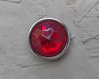Magnetic brooch, 26 mm - real glass red