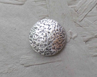 Magnetic brooch curved, hammered surface, 23 mm