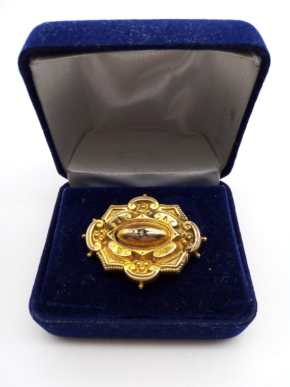 Antique 9 kt Gold Etruscan Brooch with Rose cut di