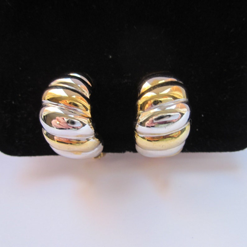 80s Vintage Clip-On Earrings alternates Gold and Silver Tone Half Hoops 2.5 cm long.