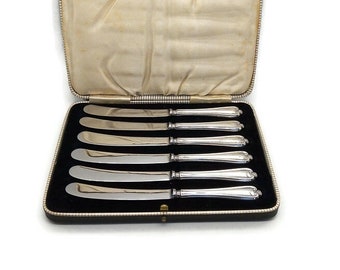 1930s Sterling Silver handled Tea / butter/ cake knives Hallmarked John Blyde Sheffield in original box 16.5 cm