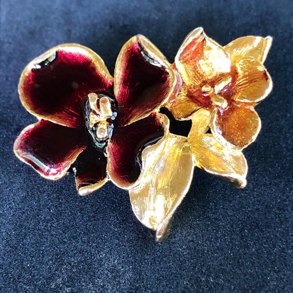 Pansy pin