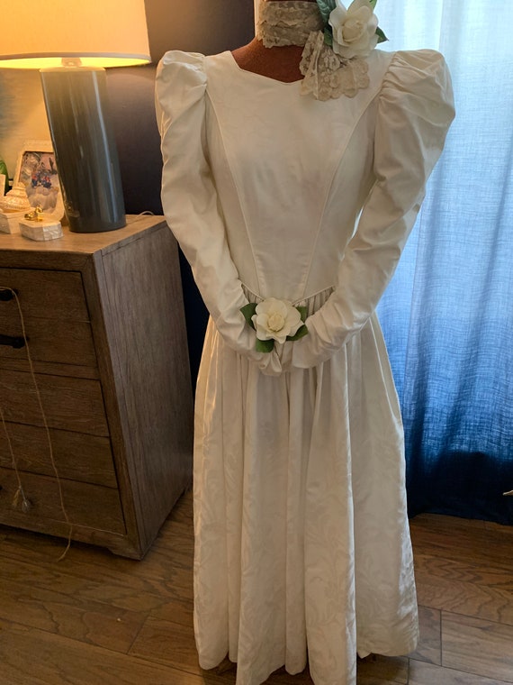 Summer time Laura Ashley wedding dress - image 2